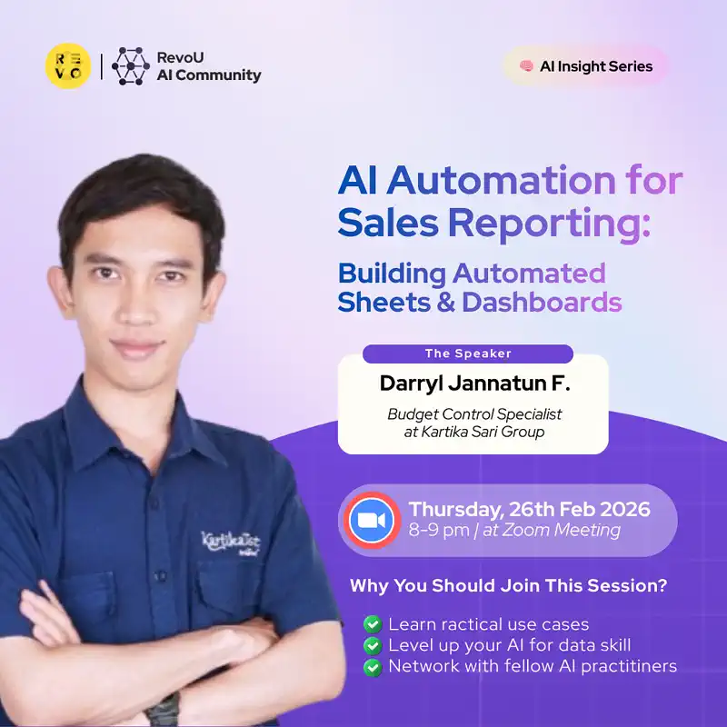 Instructor teaching students in ITB classroom